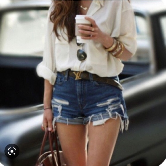 DARK WASH HIGH RISE FRAYED HEM DENIM SHORTS - Picture 2 of 16